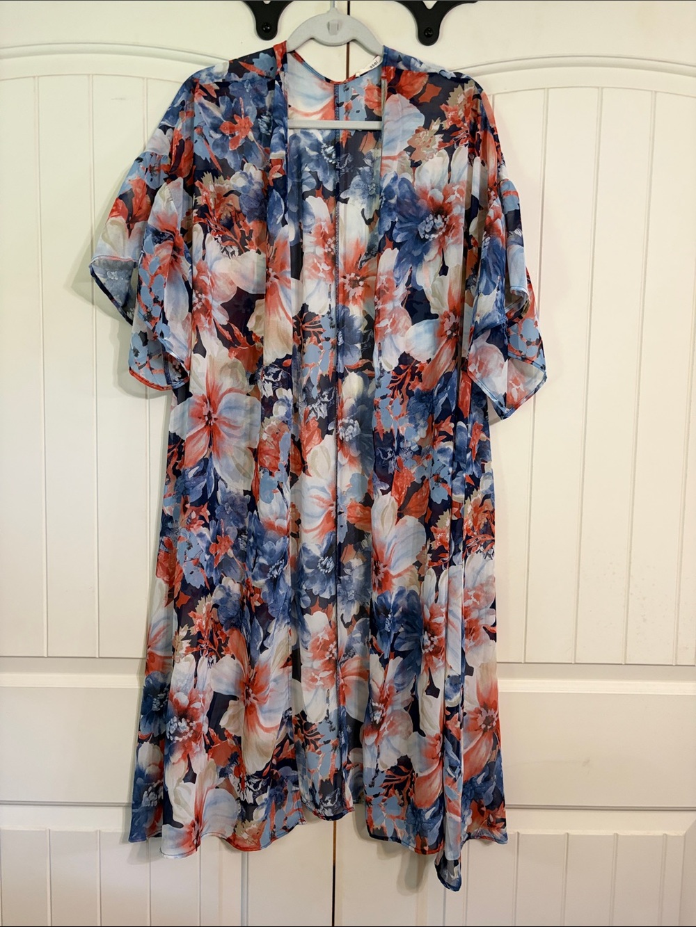 Easel Floral Sheer Kimono in Blue, Coral & Navy Size S oversized.